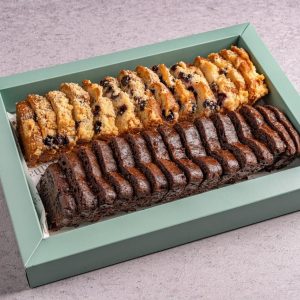 מגש עוגות בחושות